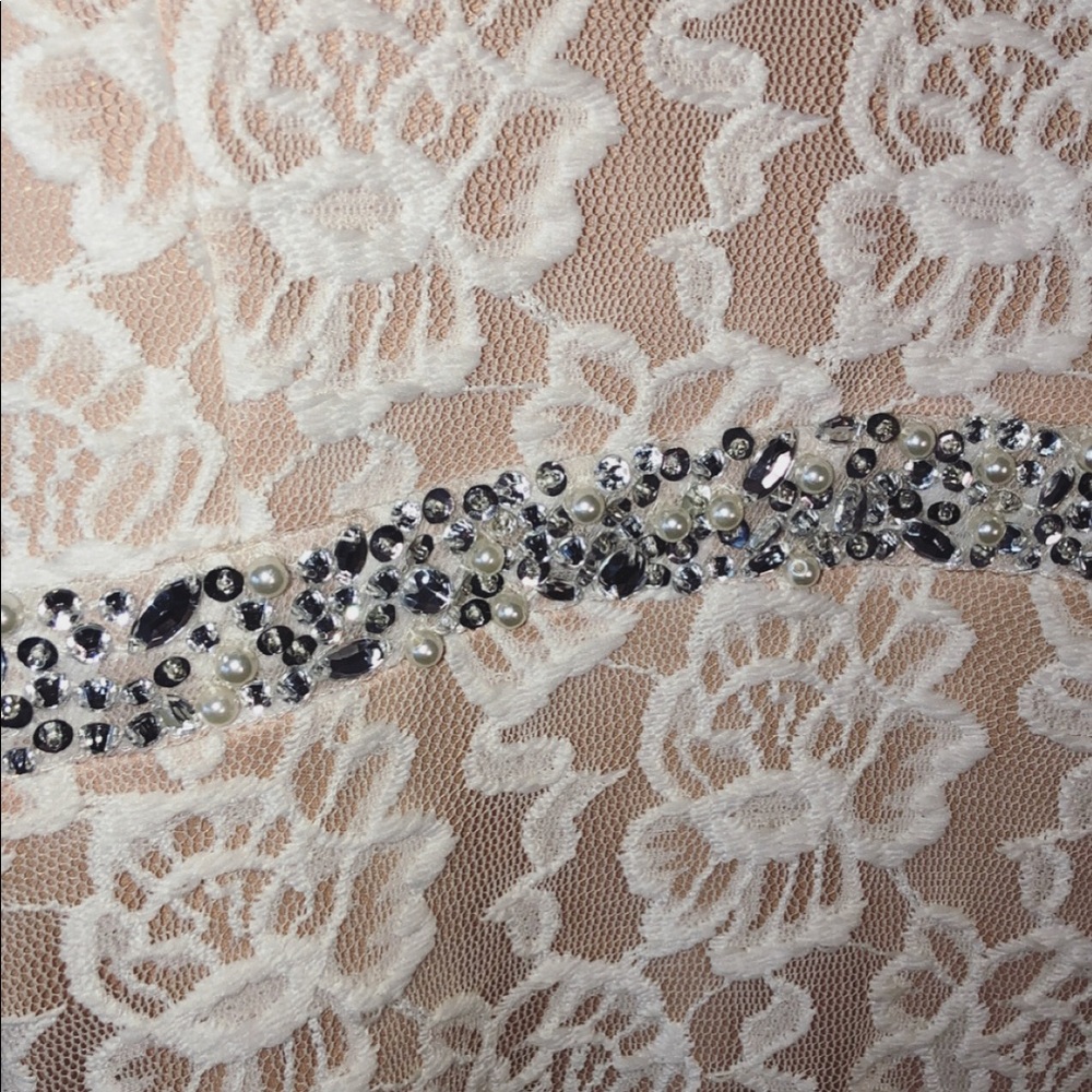 City Triangles Formal Dress Cream Lace Size 15 - Picture 3 of 6